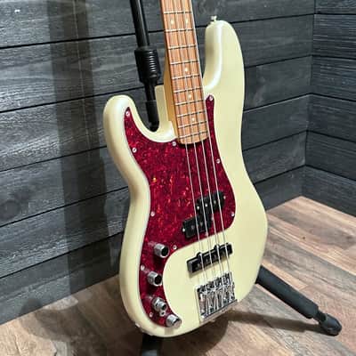 Fender Player Plus Precision P Bass LH Left Handed 4 String Electric Bass Guitar - image 2