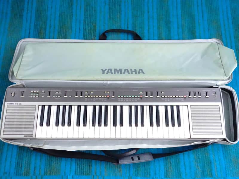 Yamaha PS-55 PortaSound Synthesizer - w/ Original Case, Adapter - K042 image 1