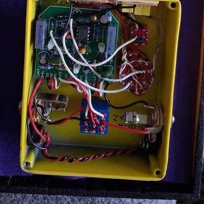 DVM Zonking Yellow Screamer  Mk1 2007 - Yellow image 6