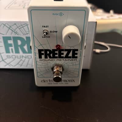 Electro-Harmonix Freeze Nano Sound Retainer Sustain Pedal 2010 - Present - Blue / Gray image 2
