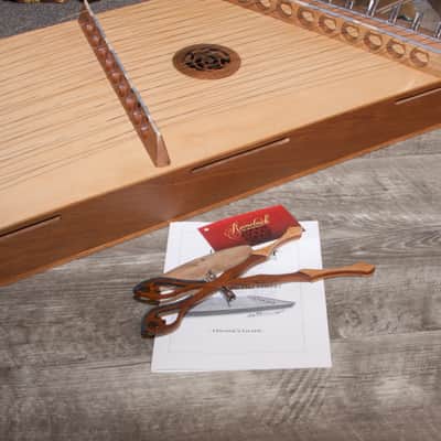 Roosebeck DH10-9W | SINGLE STRUNG 10/9 HAMMERED DULCIMER WITH HAMMERS - WALNUT. New with Full Warranty! image 3