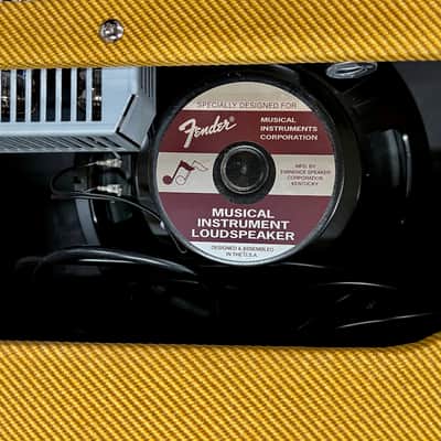 Fender '57 Custom Deluxe 2-Channel 12-Watt 1x12" Guitar Combo 2016 - Present - Lacquered Tweed image 5