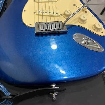 Fender Ultra Strat 2021 - Metalic Blue image 17