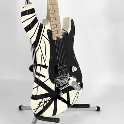 Immagine 2021 EVH Striped Series – Black & White - 10