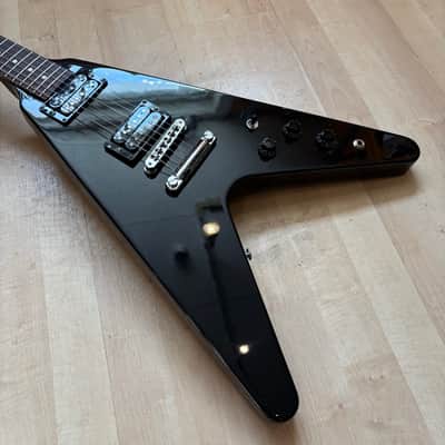 Gibson - 80s RI Flying V - Ebony w/ Brown Deluxe Gibson HD Case & Case Candy (2023-Demo) image 7
