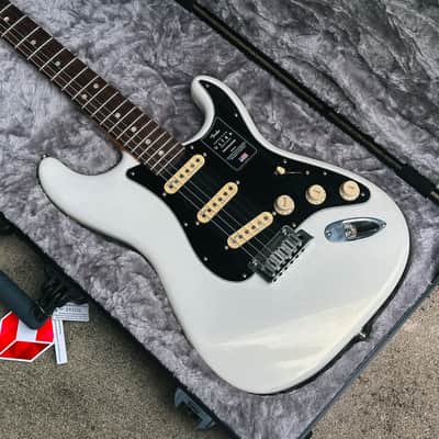American Ultra Stratocaster - Arctic Pearl with Rosewood Fretboard - MINT image 6