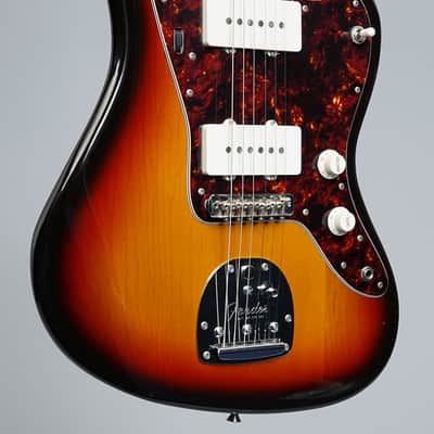 Fender JM-66 Jazzmaster Reissue CIJ - 2002 - Three Tone Sunburst image 2