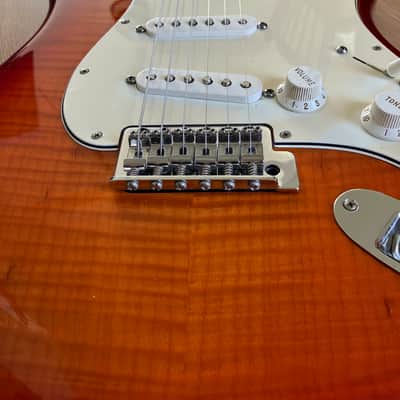 2015 Fender Standard Stratocaster Plus Top with Maple Fretboard 2013 - 2017 - Cherry Burst image 2