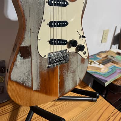 Reclaimed Doug fir door Barncaster Strat image 1
