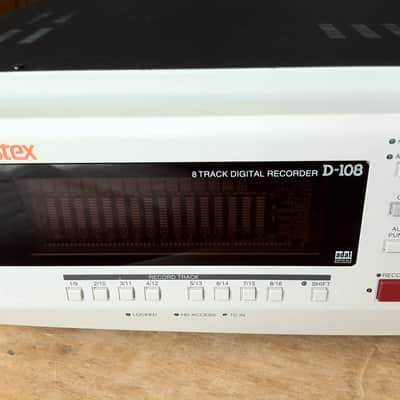 Fostex D-108 Digital Recorder 8 Tracks image 3