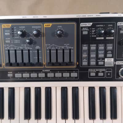 Roland SH-01 GAIA  état nickel