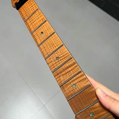 AAAAA Start Floyd nut Roasted flame Maple Electric Guitar Neck Radius 12inch Round stainless steel 22 frets Colored shells Inlay Radius: 12 inches image 9