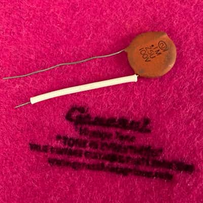 Sprague  Ceramic disc capacitor 0.1 New old stock for Stratocaster - Telecaster - Precision bass - Jazz bass image 3