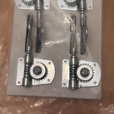 Fender 003-6400-049 Standard / Highway One Bass Tuning Heads (4) 2010s - Chrome - NEW OPEN BOX image 4