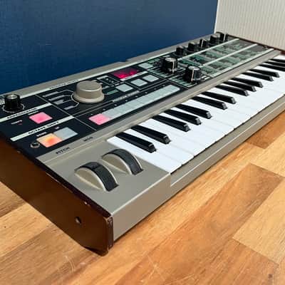 Korg MicroKORG 37-Key Synthesizer/Vocoder - Silver image 3
