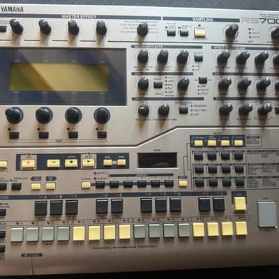 Yamaha RS 7000 Sampler Synthesizer Sequencer Workstation Music Production System