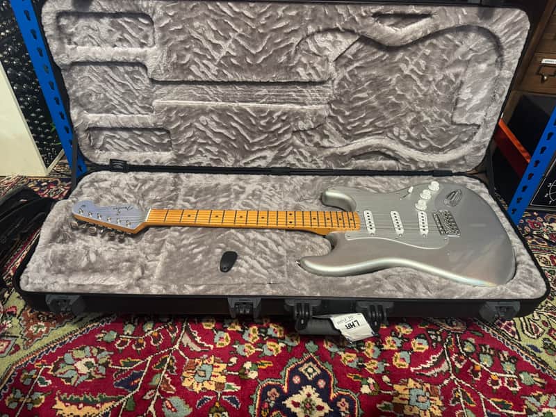 Fender H.E.R. Signature Stratocaster 2020 - Present - Chrome Glow image 1