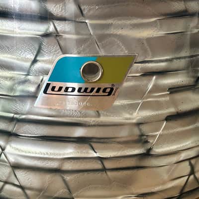 Vintage Ludwig 1970’s 10” Rack Concert Tom (3-Ply) with Pointed Blue/Olive Badge 1969 - 1976 - Sky Blue Pearl image 3