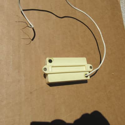 Vintage 1970s Bill Lawrence L90 White Creme Humbucker Guitar Pickup 14.60K image 3