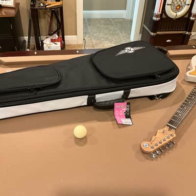 Reverend  Descent W Barotone 2025 - Trans White with case image 23