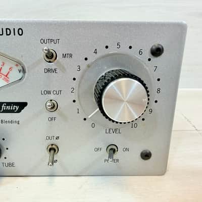 Universal Audio Audio 710 Twin-Finity Tube/Solid-State Mic Preamp DI - 2009 2009 image 2