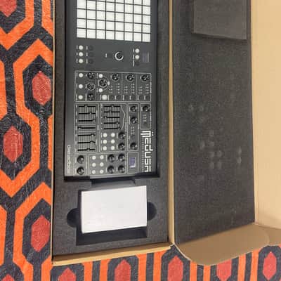 Polyend Dreadbox Medusa Hybrid Synthesizer 2018 - 2021 - Black image 2