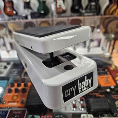 Dunlop 105Q Cry Baby Bass Wah 1999 - Present - White image 1