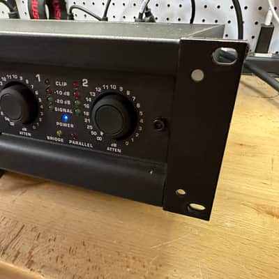 QSC PL380 Powerlight 3 Series Lightweight Rack-Mounted Power Amp 2010s - Black image 4