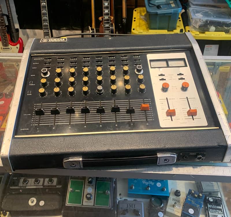 Yamaha PM 400 PM-400 1000 Mixer Console PM-400 image 1