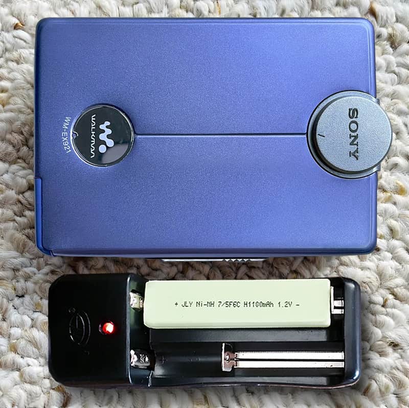 Sony WM-EX921 Walkman Cassette Player, Rare Excellent Purple ! Tested & Working ! image 1