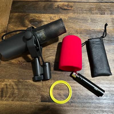 Shure SM7B Genuine Cardioid Dynamic Microphone AND a Pre-Amp image 2