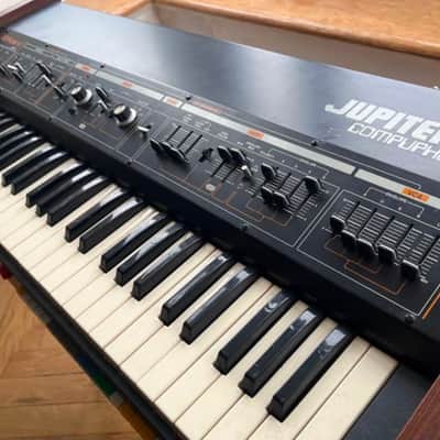 Roland Jupiter 4 synth imagen 2