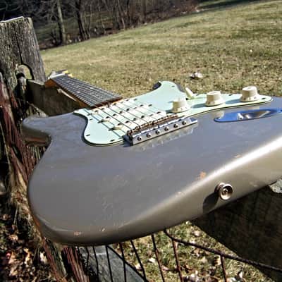 Fender Custom Shop 60's Stratocaster 2012 Shoreline Gold image 2