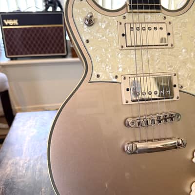 D'Angelico Deluxe Brighton Double Cut Desert Gold 2021, With Hard Case and Free Shipping image 2