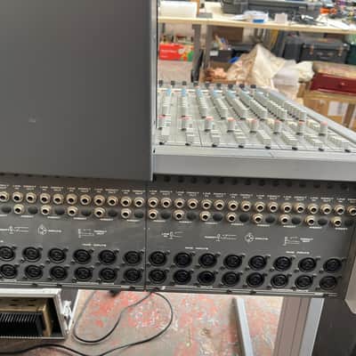 Immagine Allen & Heath Saber Mk2 Plus 32ch Mixing Console M32134 + RPS2 PSU - Vintage Allen & Heath Saber Mk2 Plus Late 1980s - Grey/Black - 10