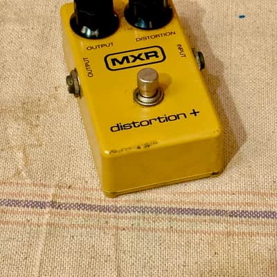 MXR Distortion + Plus 1980 - Block Logo-Yellow image 8