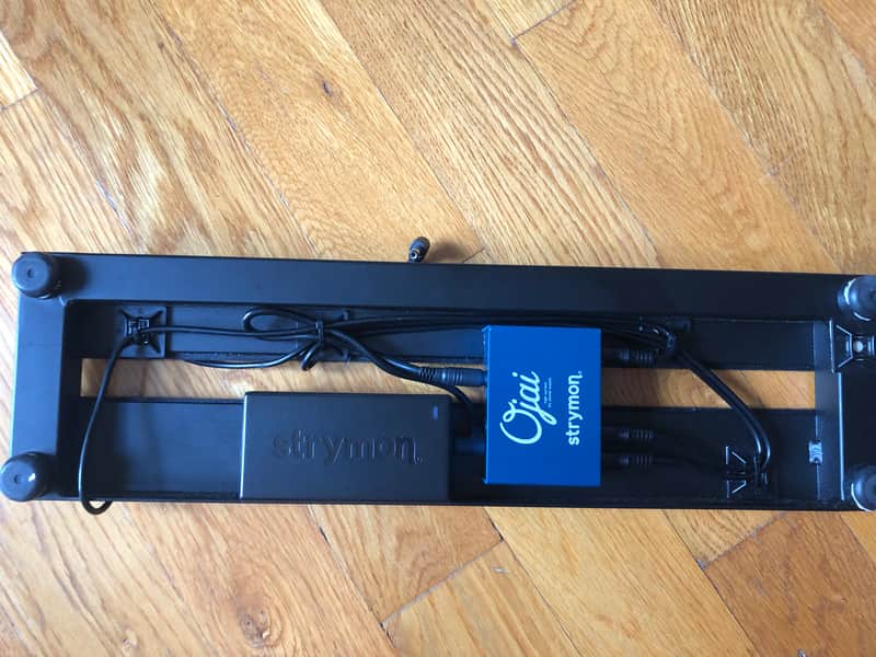Strymon Ojai 5-Output DC Power Supply with Pedaltrain Nano+ image 1
