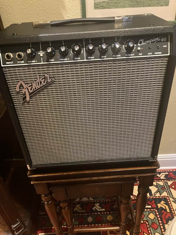 Fender Champion 40 2-Channel 40-Watt 1x12" Guitar Practice amp barely used.mp 2013 - 2024 - Black image 1