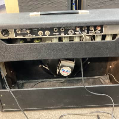 Fender Deluxe Reverb 2-Channel 22-Watt 1x12" Guitar Combo 1965 - Black Panel image 7