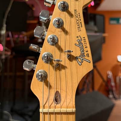Vintage 1988 Fender Deluxe American Stratocaster 1988 w/ Fender-Lace Sensor Pickups image 4