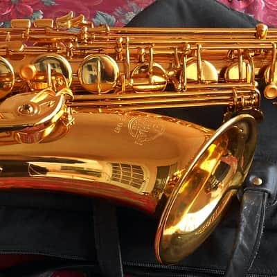 TaiShan Winds Model 7000 Professional Tenor Saxophone Gold-Lacquered Brass image 2