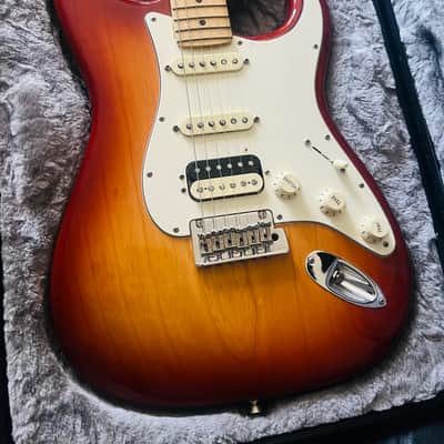 Fender American Professional Stratocaster HSS Shawbucker with Maple Fretboard 2017 - 2019 - Sienna Sunburst image 5