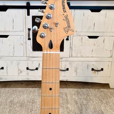 Fender Deluxe Roadhouse Stratocaster with Maple Fretboard - 12" Radius - Olympic White - Copper Pickguard image 6
