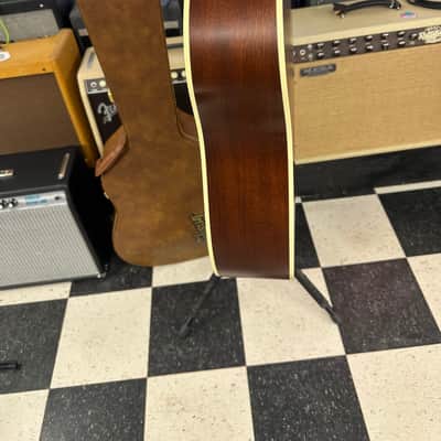Gibson J-45 '50s Faded 2022 - Present - Faded Sunburst image 13