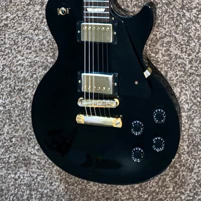 2008 Gibson Les Paul Studio black and gold electric guitar made in the usa Hardshell case image 2