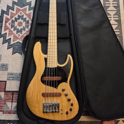 Xotic XJ-1T 5-String Active Jazz Bass – Excellent Condition – Natural Ash/Maple – Premium Hybrid Case. 9.6lbs image 14