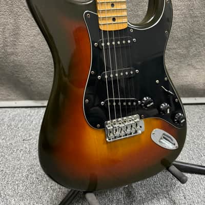 Fender Stratocaster with Scalloped Maple Fretboard 1978 - 1981 - Sunburst image 3
