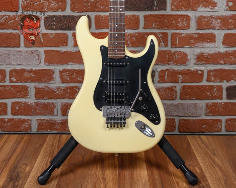 Kramer USA Pacer Deluxe White 1985 w/Hard Shell Case image 1