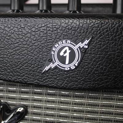 Fender Mustang I V.2 - 20 Watt Guitar Amp w/ Tag image 3