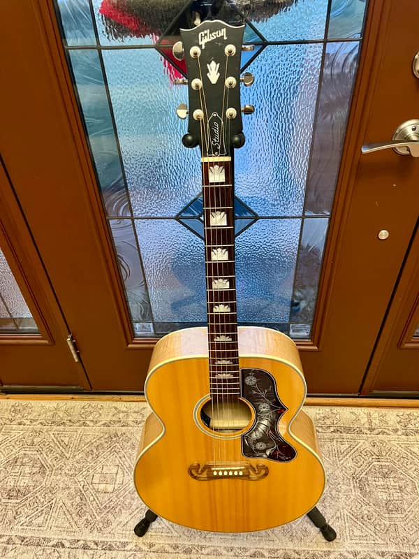 Gibson SJ-200 Studio (Maple) Acoustic Guitar